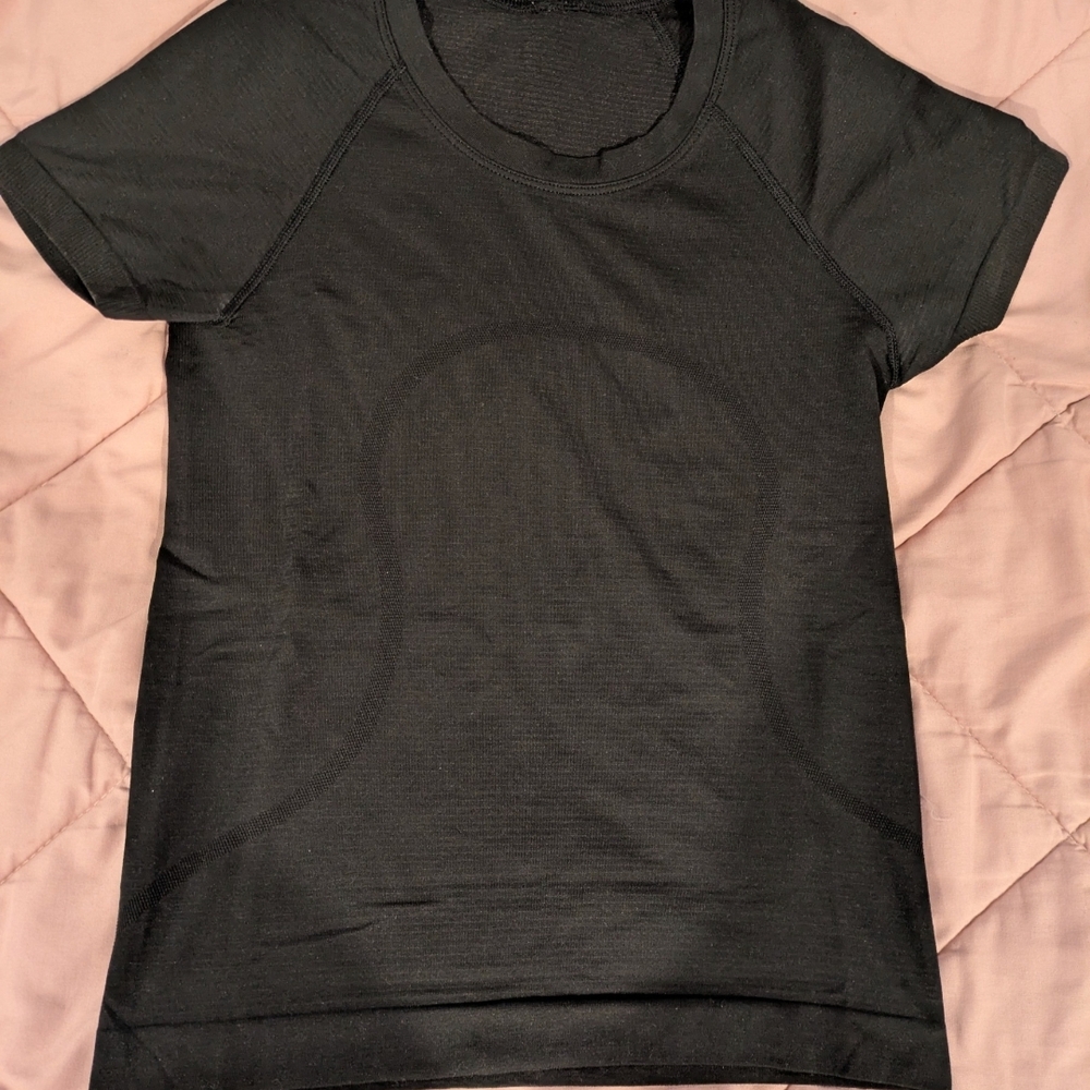 Swiftly Tech Short-Sleeve Shirt 2.0 Waist Length Black